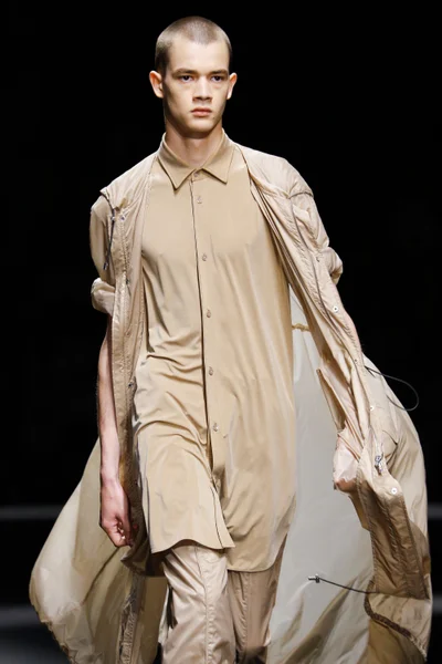 Look 25